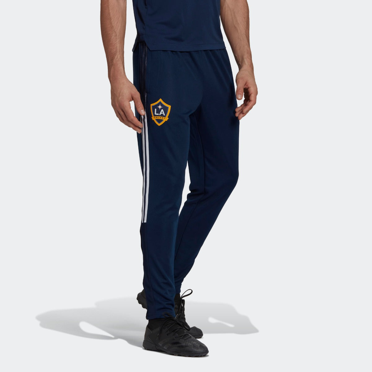 Adidas, Pantaloni da viaggio Adidas 2021 LA Galaxy - Navy-Bianco